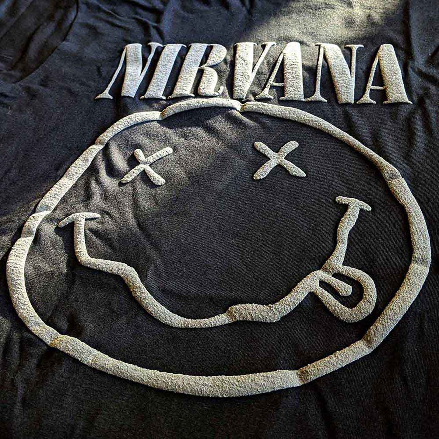 NIRVANA - BLACK HAPPY FACE - T-Shirt Black (Hi-Build)